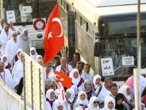 Türk hacı adayları kutsal toprak Arafat'ta