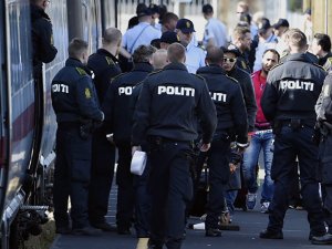 Danimarka, ülkeye sığınmacı kabulünü askıya aldı