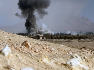 Koalisyona ait jetler Suriye ordusu mevzilerini bombaladı