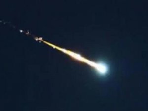 Denize düşen bir meteor, kentte korkuya neden oldu