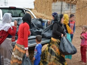 Nusaybin'de çadırda yaşayan ailelere yardım!