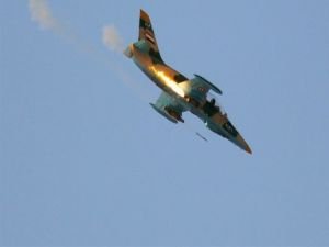 Suriye savaş uçağı düşürüldü!