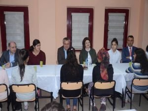 Vali Ahmet Deniz kız yurtlarında incelemede bulundu