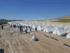 Humus’taki sivillerin tahliyesinde de Kızılay görevde