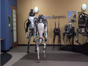 Google'ın insansı robot Atlas’ın yeni görüntüleri