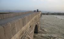 Baharın gelişiyle tarihi Murat Köprüsü şenlendi