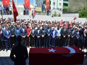 Tunceli'de katledilen öğretmen defnedildi