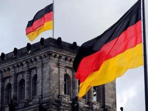 Almanya 40 Rus diplomatı "istenmeyen kişi" ilan etti