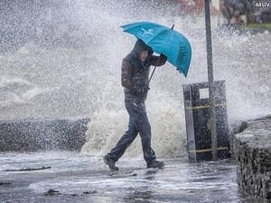 Muğla ve Antalya çevrelerinde kuvvetli sağanak yağış uyarısı