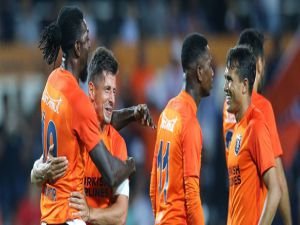 Medipol Başakşehir Şampiyonlar Ligi'nde play-off turuna kaldı
