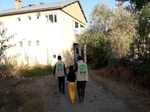 Umut Kervanından Tatvan'da ihtiyaç sahibi ailelere yardım