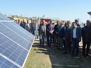 Su sorunu bulunan köye güneş enerjisi paneli