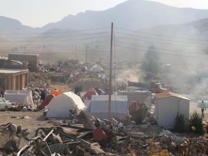 İran'daki depremde yaklaşık 4 bin kişi hayatını kaybetti