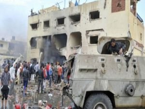 Mısır'da camiye bombalı saldırı: 155 kişi hayatını kaybetti