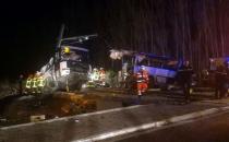 Fransa'da tren ile okul otobüsü çarpıştı: 4 ölü