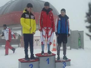 Bingöllü kayakçı Türkiye birincisi oldu