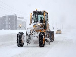 Bitlis’te kar yağışından 163 köy yolu ulaşıma kapandı