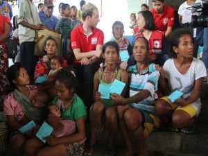 Kızılay, Filipinler’de 25 bin kişiye gıda kolisi dağıttı
