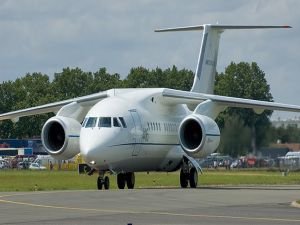 Rus yolcu uçağı Moskova'da düştü