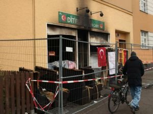 Almanya'da camiye molotof kokteylli saldırı