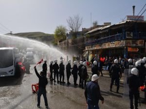 Hasankeyflilerin hak talebi eylemine polis müdahalesi