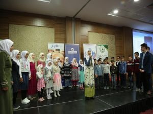 Kur'an eğitimini tamamlayan Suriyelilere sertifika
