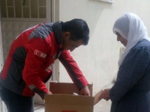 Türk Kızılayı, Batman'da ihtiyaç sahibi ailelere gıda kolisi dağıttı
