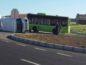 Diyarbakır'da belediye otobüsü ile işçileri taşıyan minibüs çarpıştı: 10 yaralı