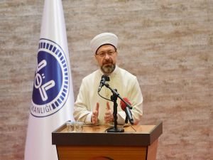 Diyanet İşleri Başkanı Erbaş'tan sünneti önemsemeyenlere tepki