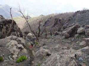 Batman’da PKK’liler ateş açtı: 2 asker yaralı