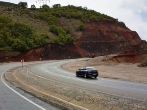 Askeri zırhlı araç kaza yaptı