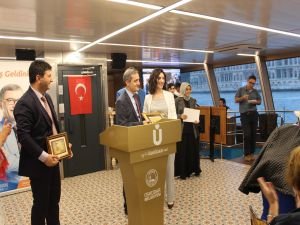 Türkiye’nin ilk ‘Alzheimer Okulu’ mezunları diplomalarını aldı