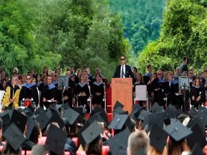 Koç Üniversitesi 24’üncü yıl mezunlarını verdi
