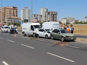 Diyarbakır'da zincirleme kaza! 2 yaralı