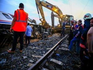 İBB Tekirdağ'daki tren kazasına müdahale için seferber oldu