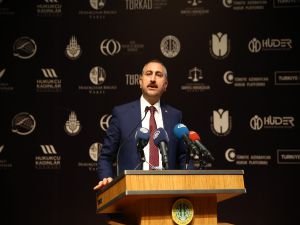 Adalet Bakanı Abdulhamit Gül'den FETÖ yargılamaları açıklaması