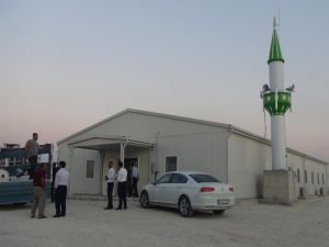Depremde yıkılan camiler yeniden ibadete açıldı