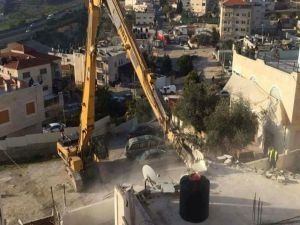 siyonist rejim Filistinlilere ait birçok evi yıktı