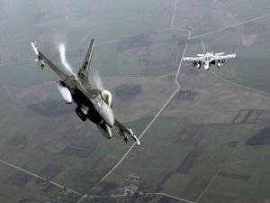 Rus savaş uçakları İdlib'i vurdu