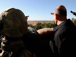 Bakan Soylu Suriye sınırda incelemelerde bulundu