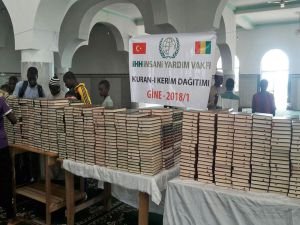 İHH: 10 ülkede 51 bin Kur'an-ı Kerim dağıtıldı