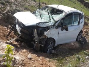 Nevşehir'de otomobil şarampole devrildi