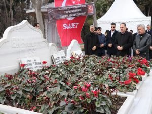 ​HÜDA PAR İstanbul İl Başkanlığından Erbakan'ın kabrine ziyaret