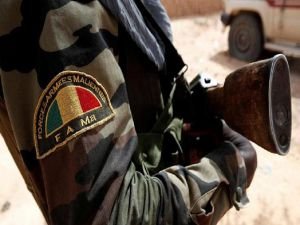 Mali'de askeri üsse saldırı: 16 ölü