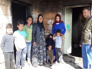 Evi yanan Suriyeli aile yardım bekliyor