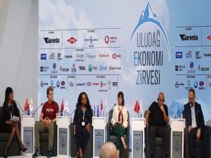 Uludağ Ekonomi Zirvesi’nde sosyal yatırım tartışıldı