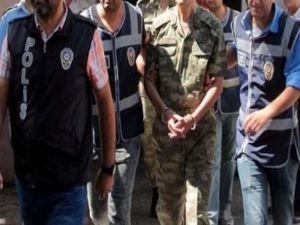 Aralarında muvazzaf albay ve yüzbaşının da bulunduğu 29 şüpheli FETÖ'den tutuklandı