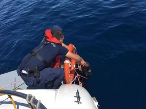 Balıkesir'de tekne battı: 9 göçmen öldü