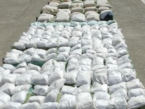 İran'da 2 ton uyuşturucu ele geçirildi