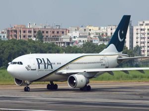 Pakistan hava sahasını yeniden ticari uçuşlara açtı